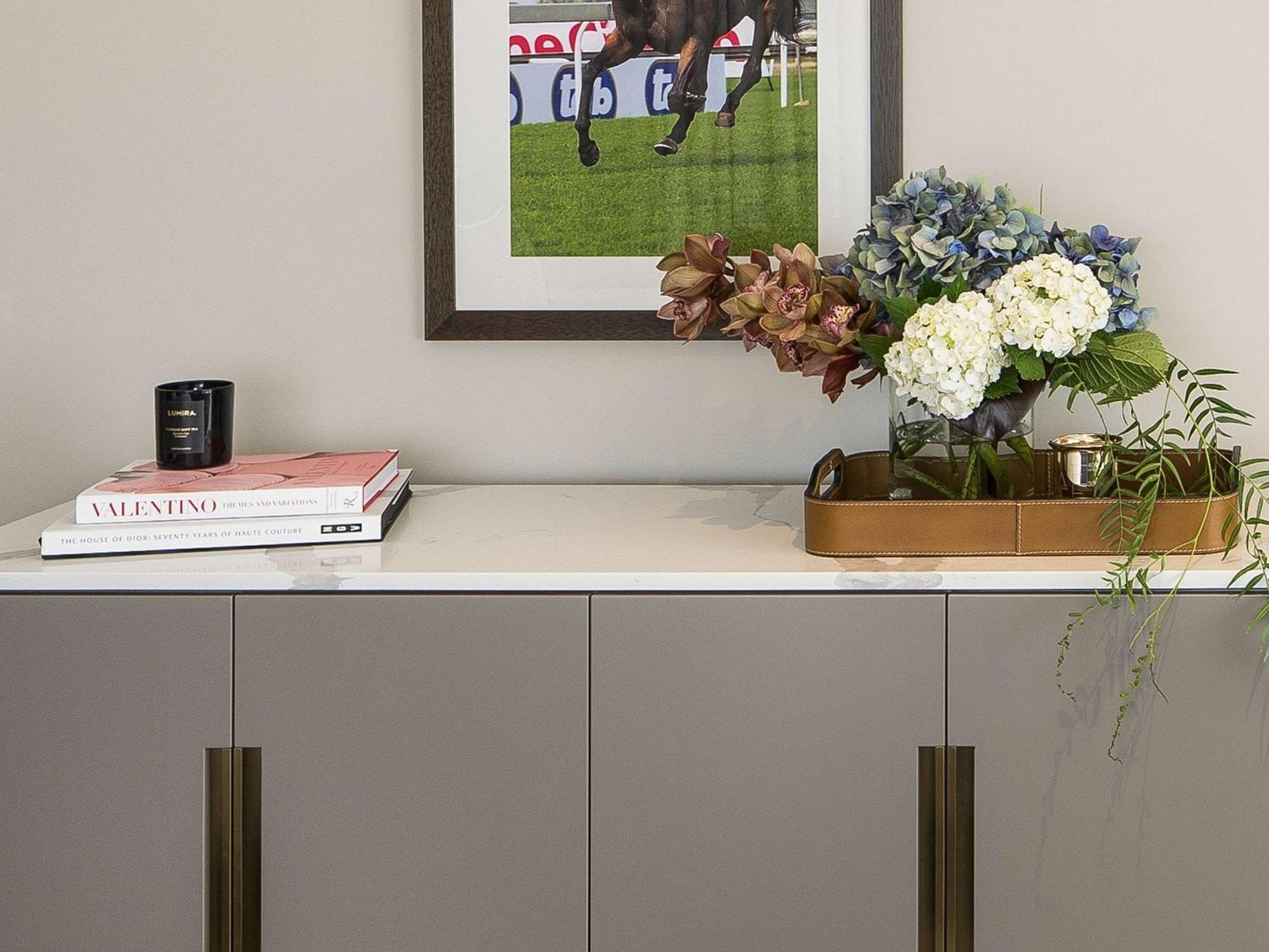 The William Inglis Mgallery Warwick Farm Luaran gambar A sideboard