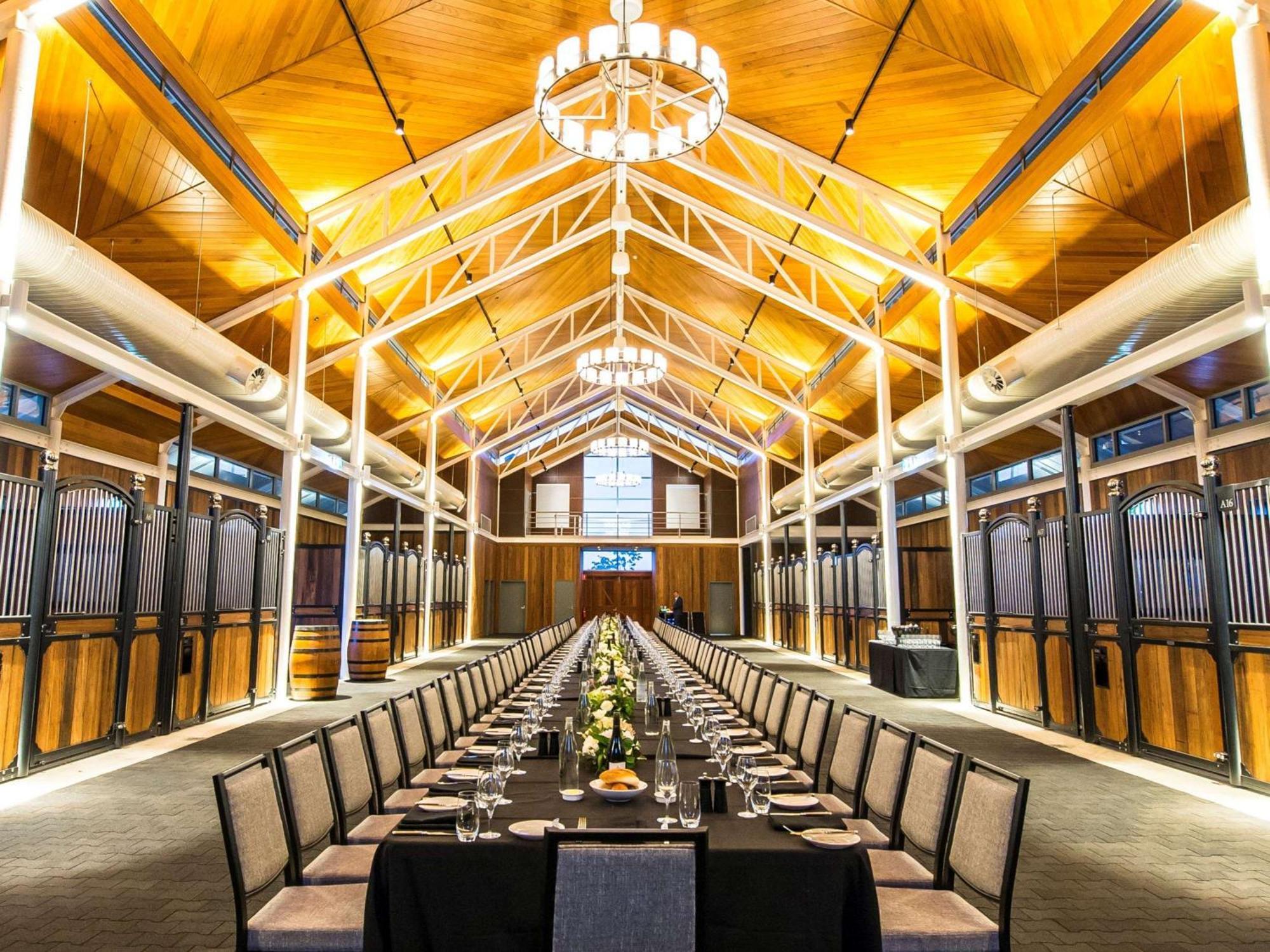 The William Inglis Mgallery Warwick Farm Luaran gambar The Long Room