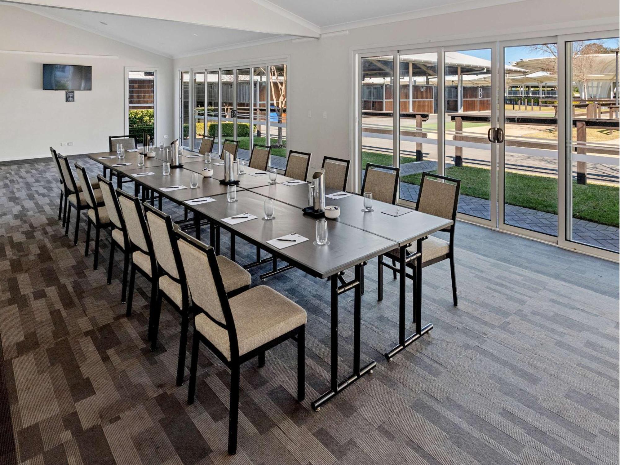 The William Inglis Mgallery Warwick Farm Luaran gambar Meeting room at the hotel